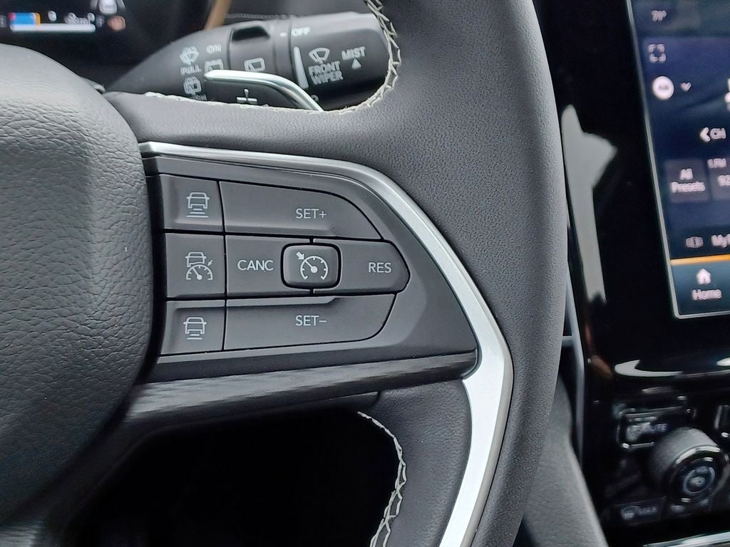 2025 Jeep Grand Cherokee Laredo X 4x4