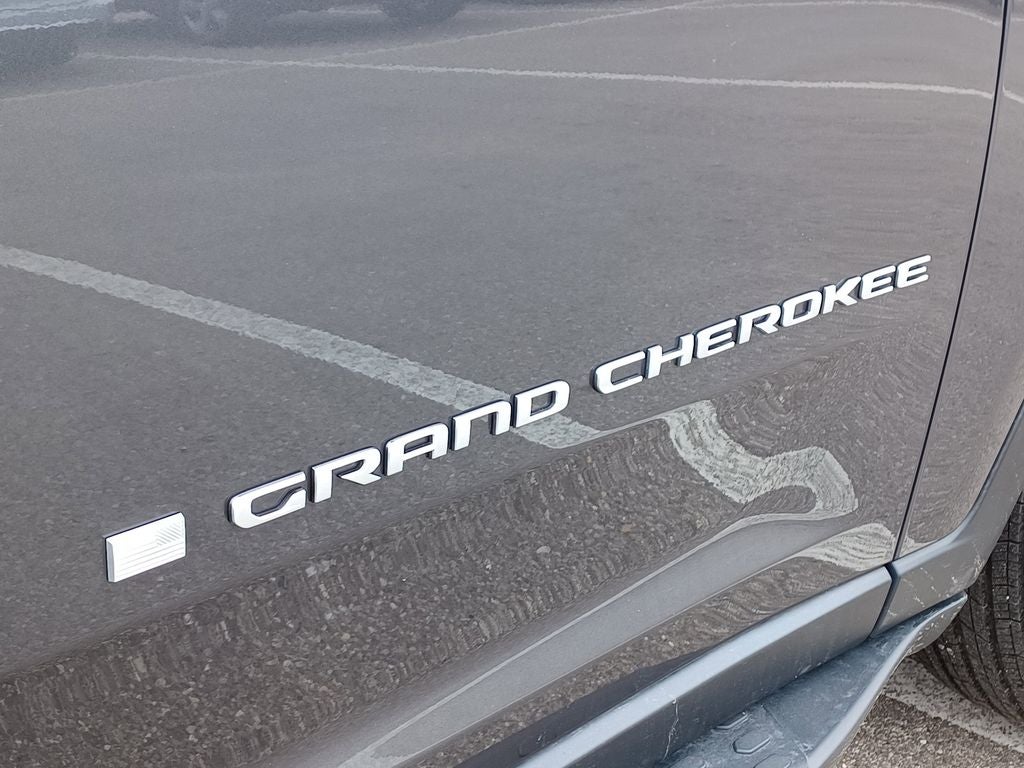 2025 Jeep Grand Cherokee Laredo X 4x4