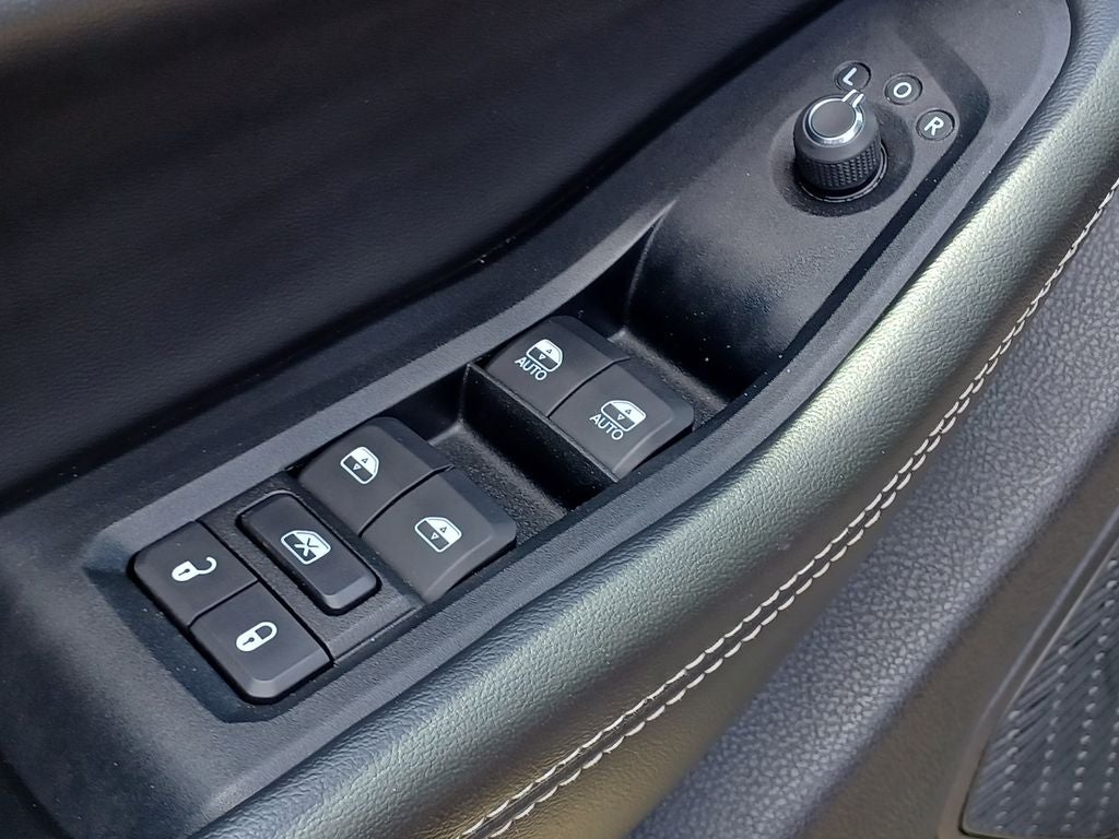 2023 Jeep Grand Cherokee Laredo 4x4