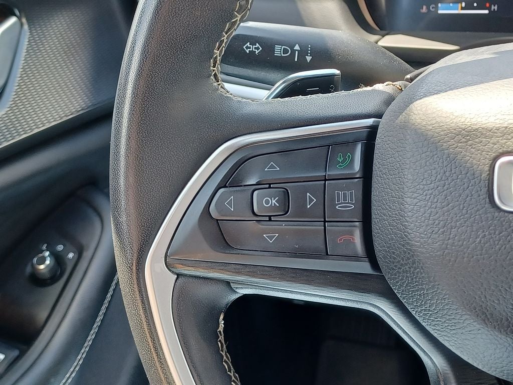 2023 Jeep Grand Cherokee Laredo 4x4
