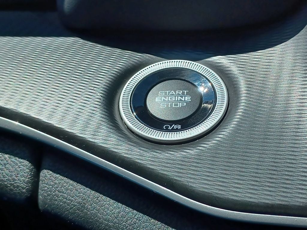2023 Jeep Grand Cherokee Laredo 4x4