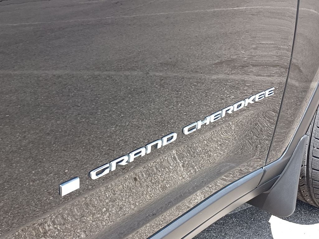 2023 Jeep Grand Cherokee Laredo 4x4