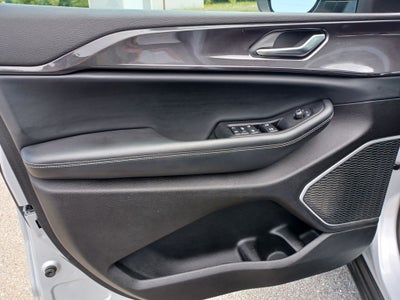 2022 Jeep Grand Cherokee L Laredo