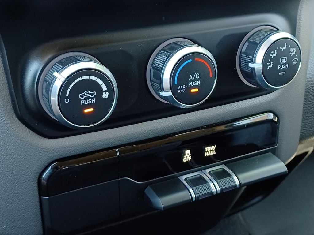 2019 RAM 1500 Big Horn/Lone Star Crew Cab 4x4 5'7' Box