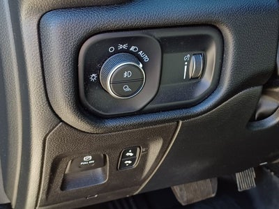 2022 RAM 1500 Big Horn Crew Cab 4x4 6'4' Box