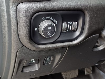 2025 RAM 1500 Big Horn Crew Cab 4x4 5'7' Box