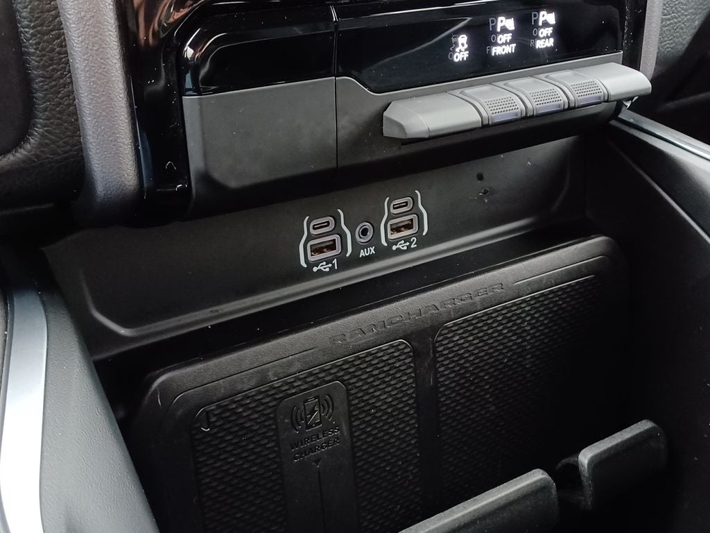 2025 RAM 1500 Big Horn Crew Cab 4x4 5'7' Box