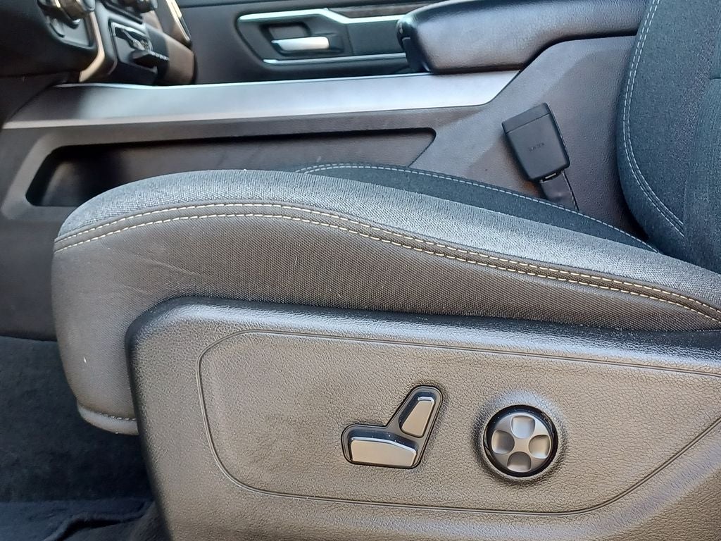 2020 RAM 1500 Big Horn Crew Cab 4x4 5'7' Box