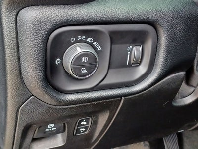 2020 RAM 1500 Big Horn Crew Cab 4x4 5'7' Box