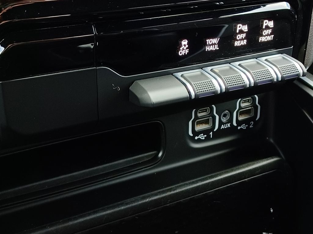 2020 RAM 1500 Big Horn Crew Cab 4x4 5'7' Box