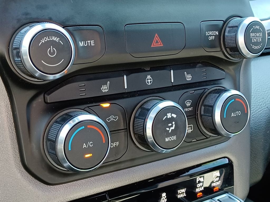 2021 RAM 1500 Big Horn Crew Cab 4x4 5'7' Box