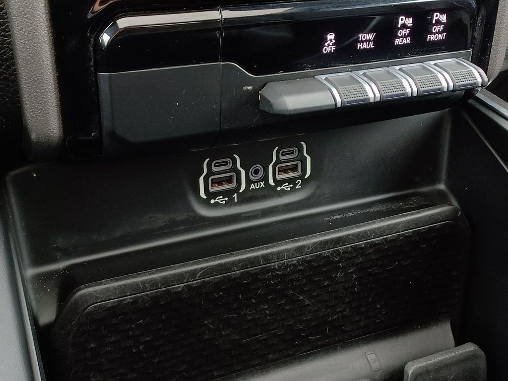 2021 RAM 1500 Laramie Crew Cab 4x4 5'7' Box