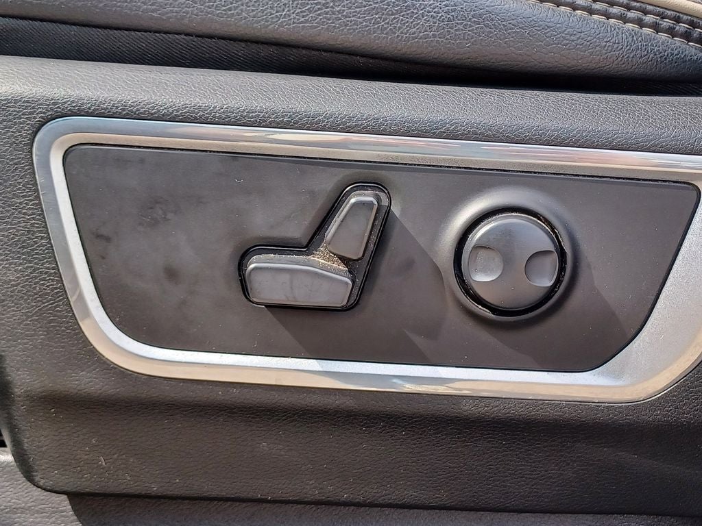 2023 RAM 1500 Laramie Crew Cab 4x4 5'7' Box