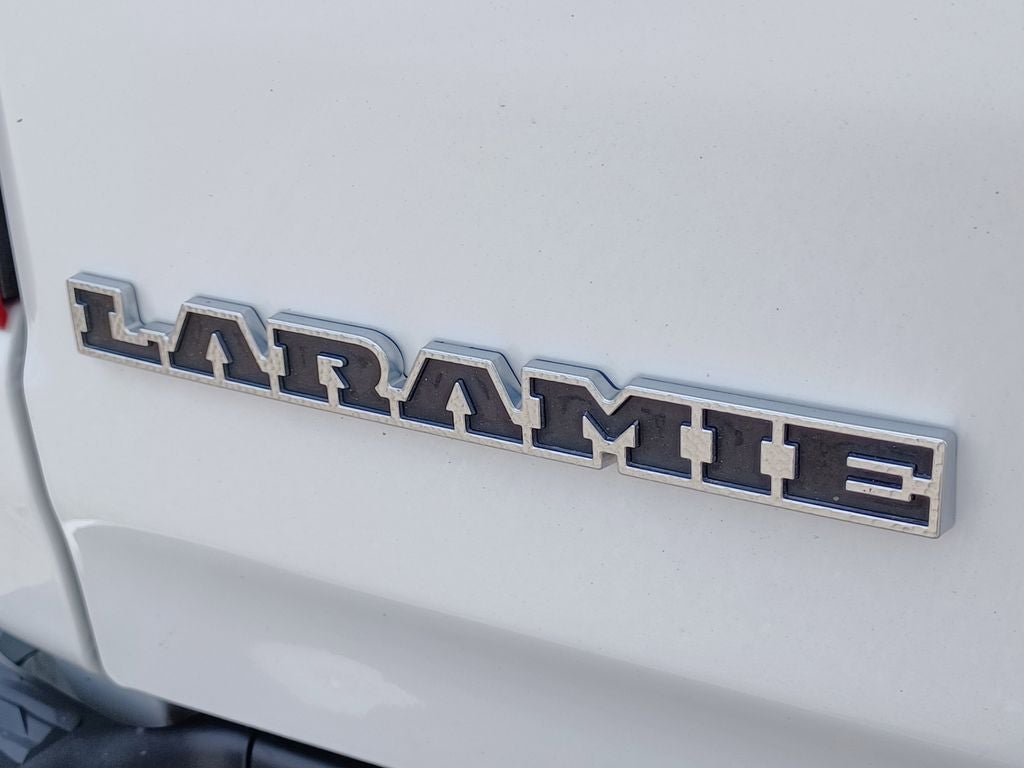 2023 RAM 1500 Laramie Crew Cab 4x4 5'7' Box
