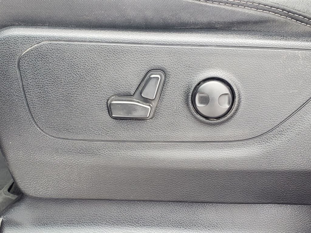 2022 RAM 1500 Big Horn Crew Cab 4x4 6'4' Box