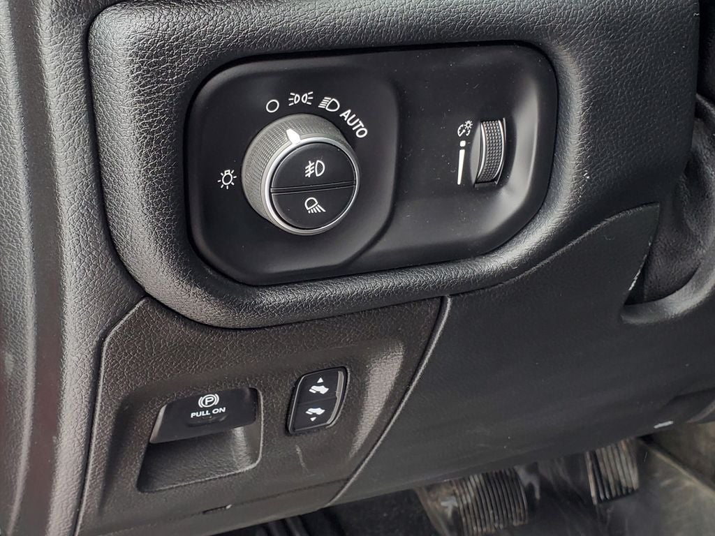 2022 RAM 1500 Big Horn Crew Cab 4x4 6'4' Box