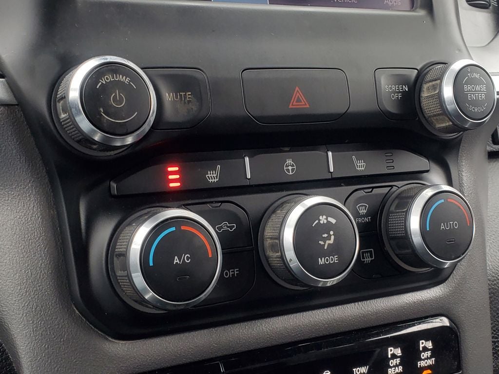 2022 RAM 1500 Big Horn Crew Cab 4x4 6'4' Box