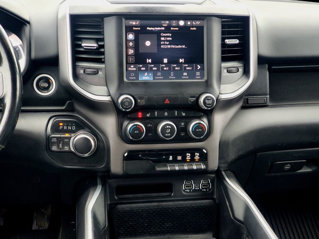 2022 RAM 1500 Big Horn Crew Cab 4x4 6'4' Box