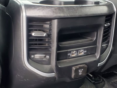 2022 RAM 1500 Big Horn Crew Cab 4x4 6'4' Box