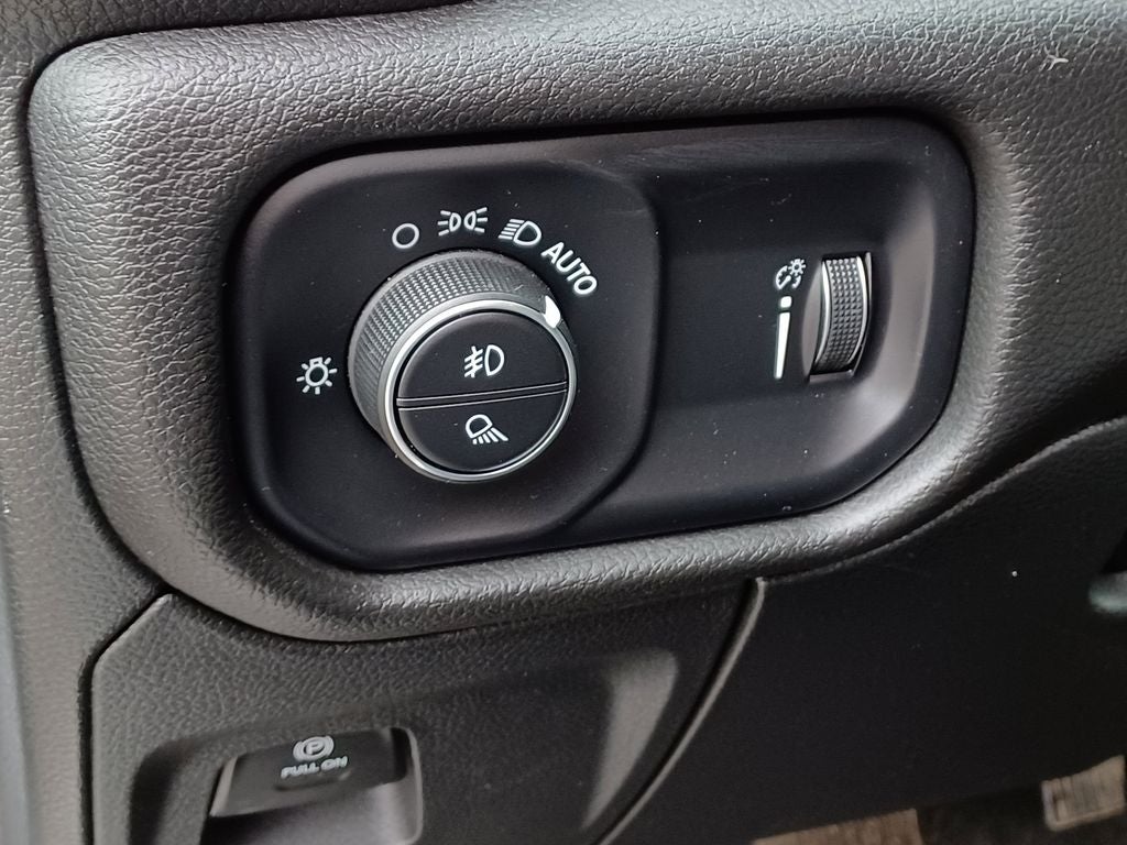 2023 RAM 1500 Big Horn Crew Cab 4x4 6'4' Box