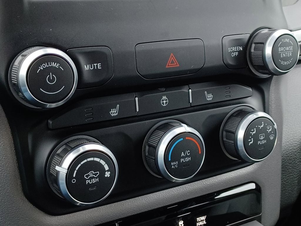 2023 RAM 1500 Big Horn Crew Cab 4x4 6'4' Box