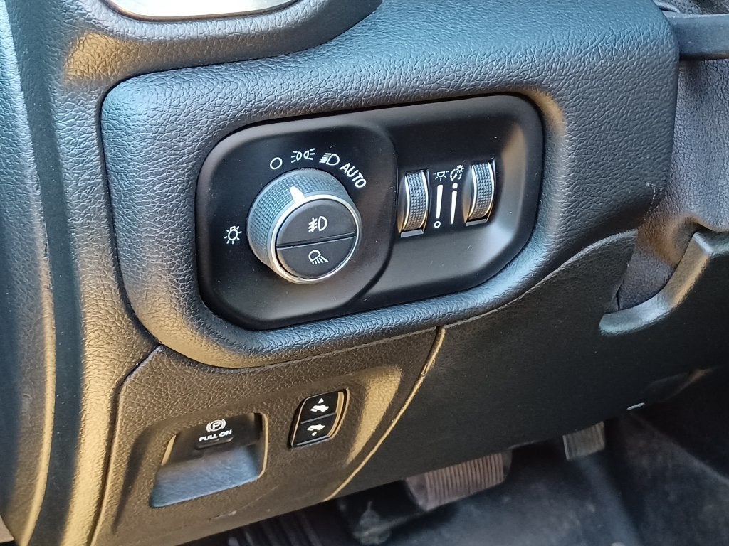 2019 RAM 1500 SPORT