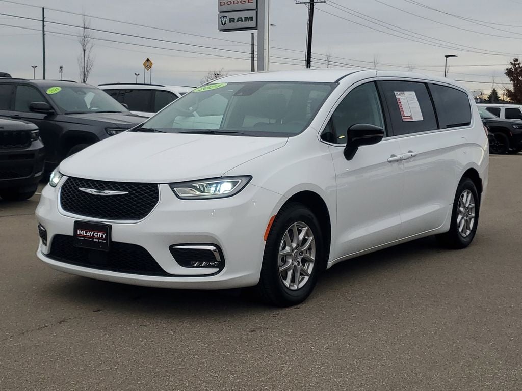 2024 Chrysler Pacifica Touring L