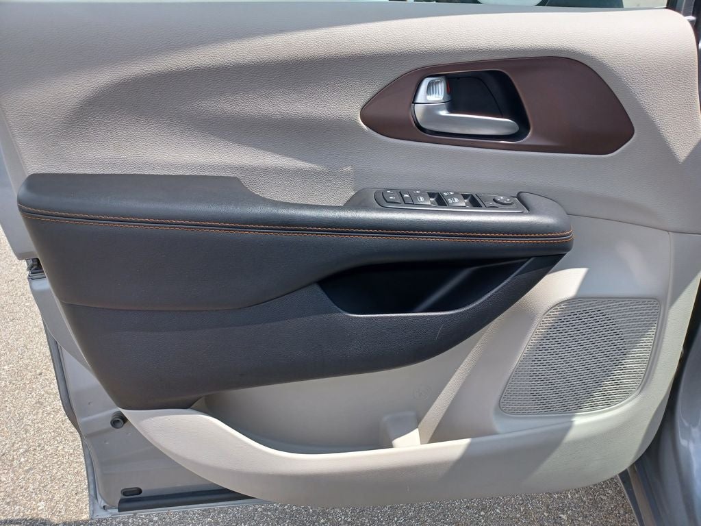 2017 Chrysler Pacifica Touring