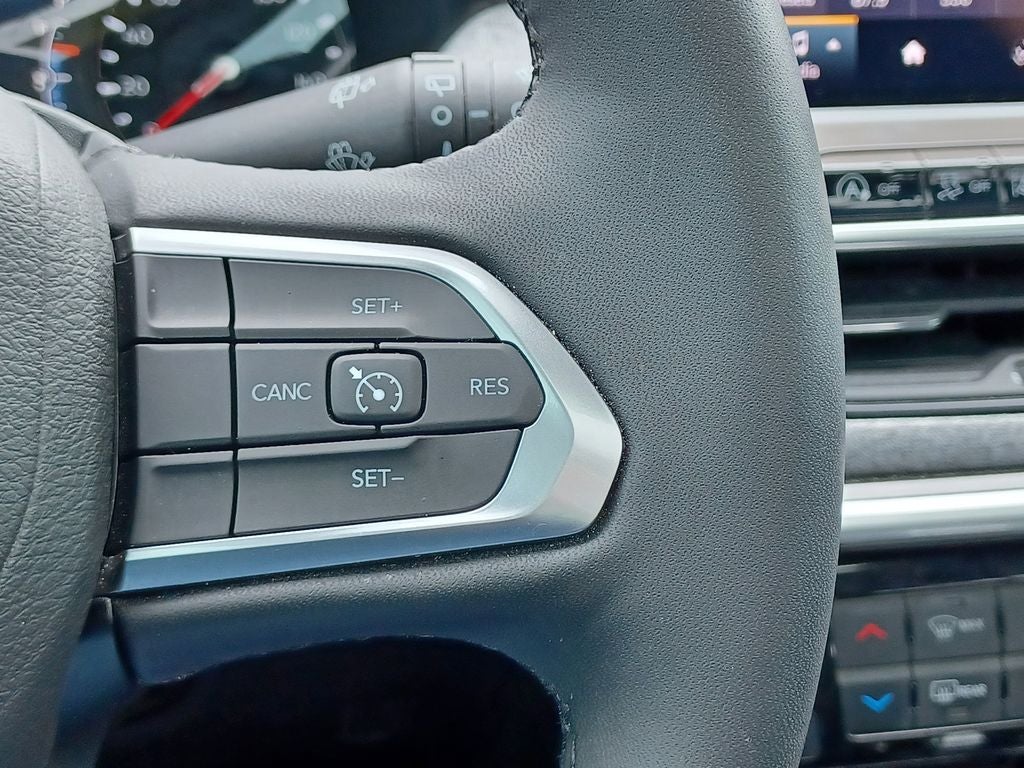 2023 Jeep Compass Latitude Lux FWD