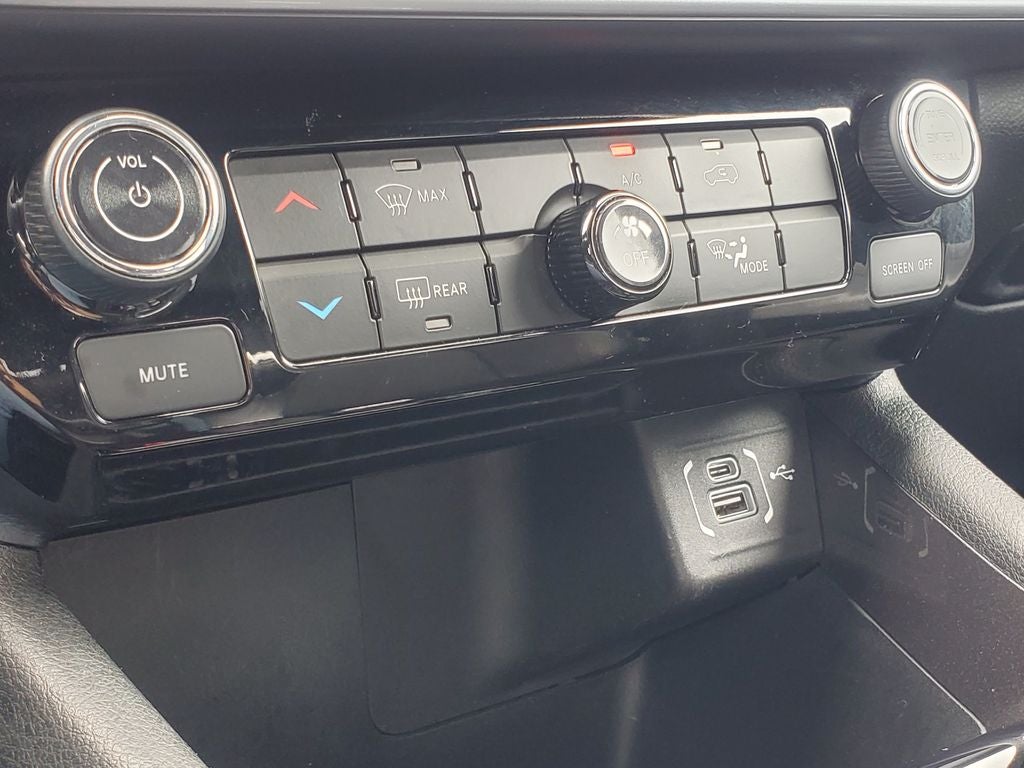 2023 Jeep Compass Latitude Lux FWD