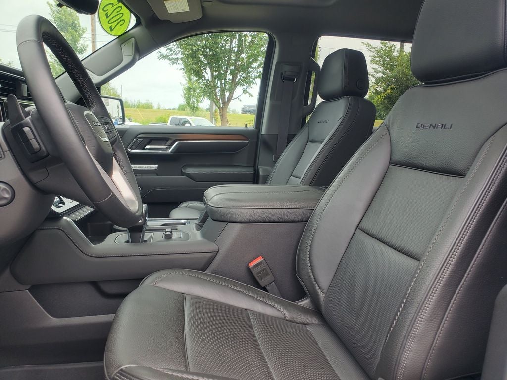 2025 GMC Sierra 1500 4WD Crew Cab Short Box Denali