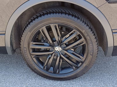 2022 Volkswagen Tiguan 2.0T SE R-Line Black