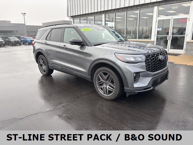 2025 Ford Explorer ST-Line