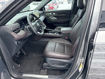 2025 Ford Explorer Platinum