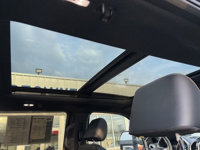 2022 Ford F-350SD Lariat