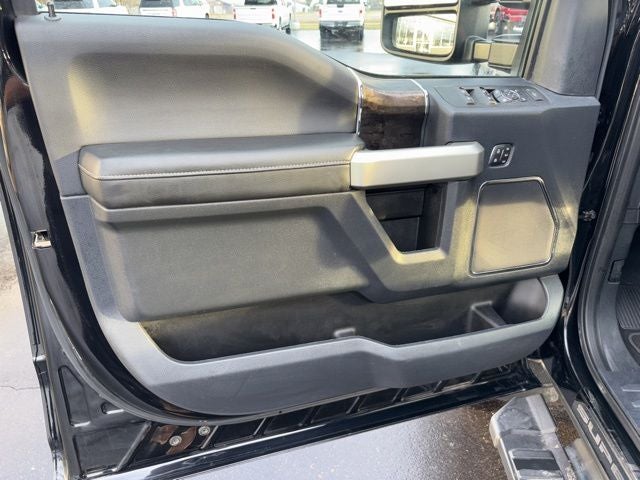 2022 Ford F-350SD Lariat