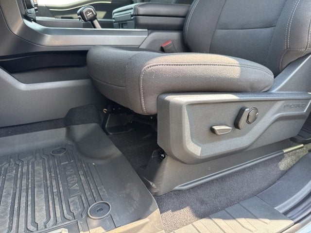 2025 Ford F-150 XLT 302a