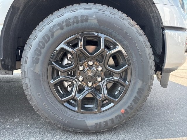 2025 Ford F-150 XLT 302a