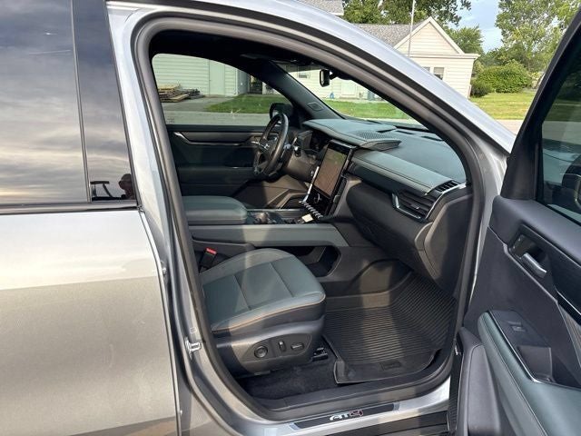 2024 GMC Acadia AT4