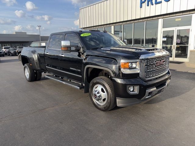 2019 GMC Sierra 4WD Crew Cab Long Box Denali's photo