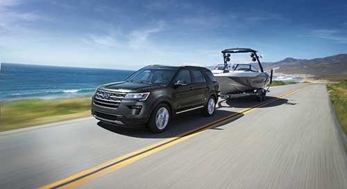 2019 Ford Explorer towing boat